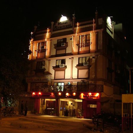 Hotel Riverfront Amhedabad Dış mekan fotoğraf