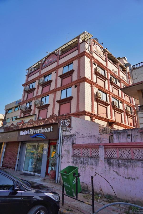 Hotel Riverfront Amhedabad Dış mekan fotoğraf