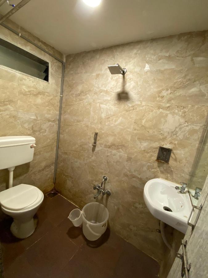 Hotel Riverfront Amhedabad Dış mekan fotoğraf