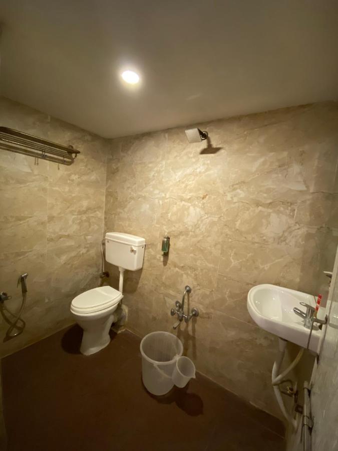 Hotel Riverfront Amhedabad Dış mekan fotoğraf