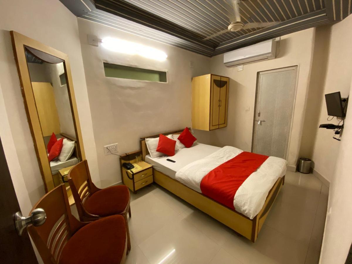 Hotel Riverfront Amhedabad Dış mekan fotoğraf