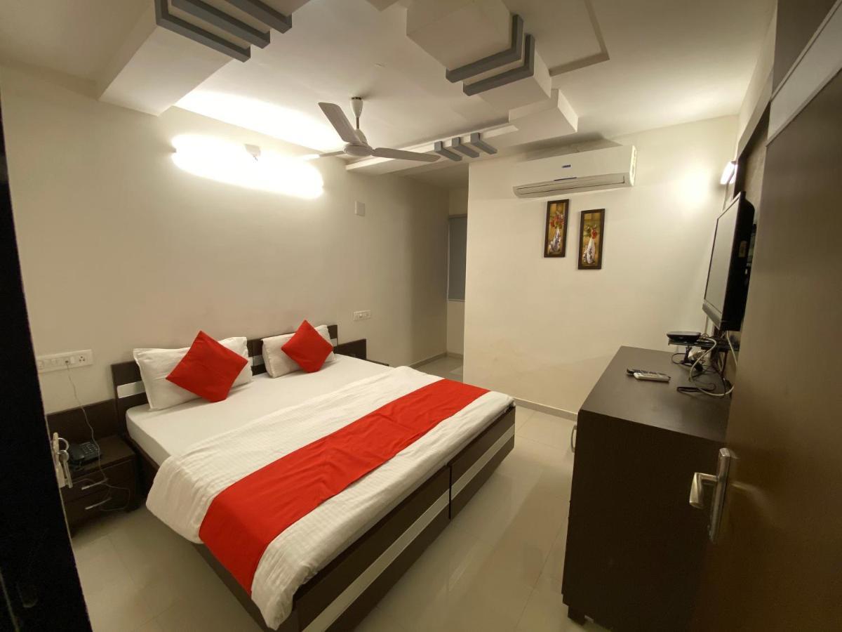Hotel Riverfront Amhedabad Dış mekan fotoğraf
