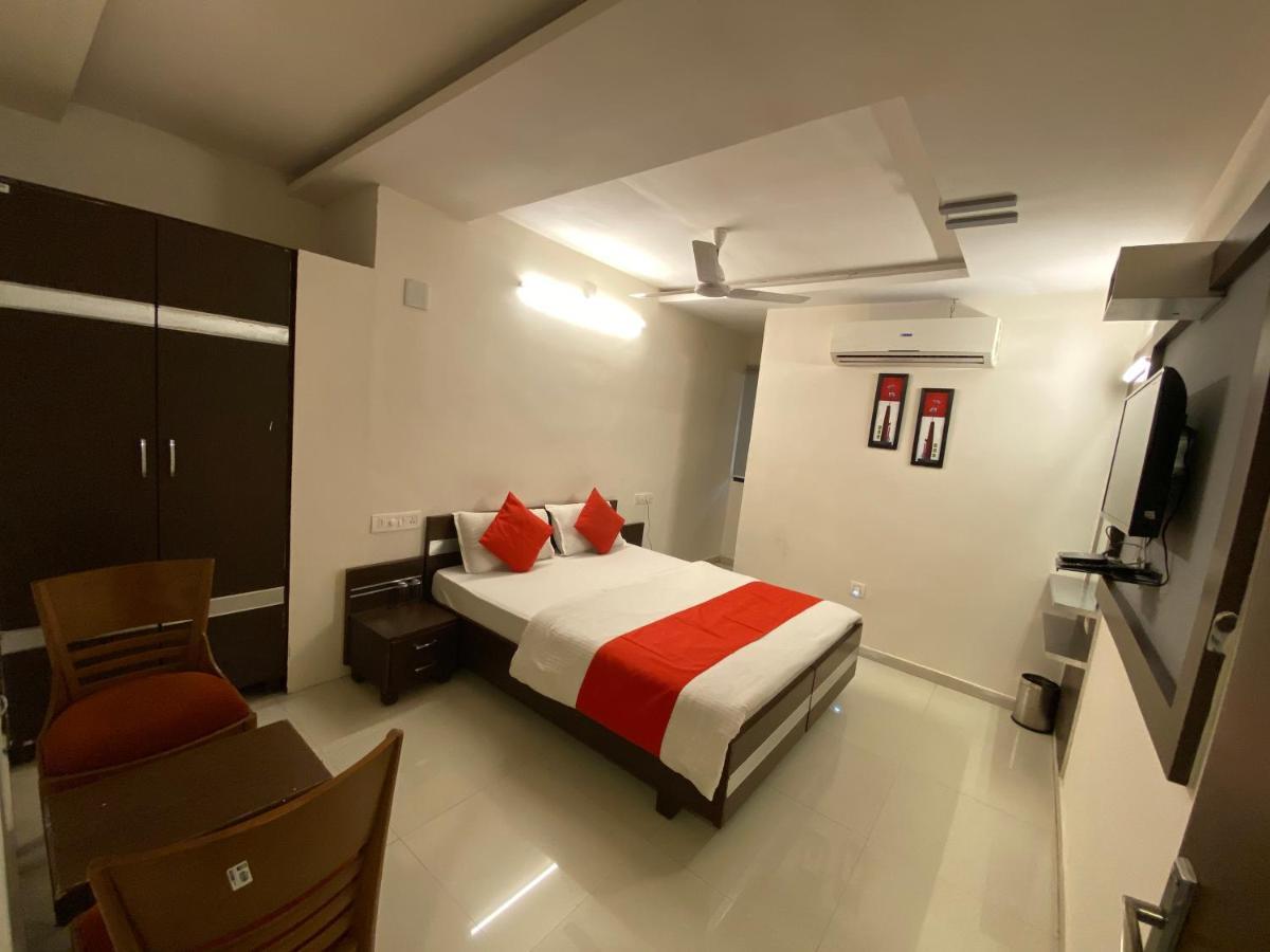 Hotel Riverfront Amhedabad Dış mekan fotoğraf