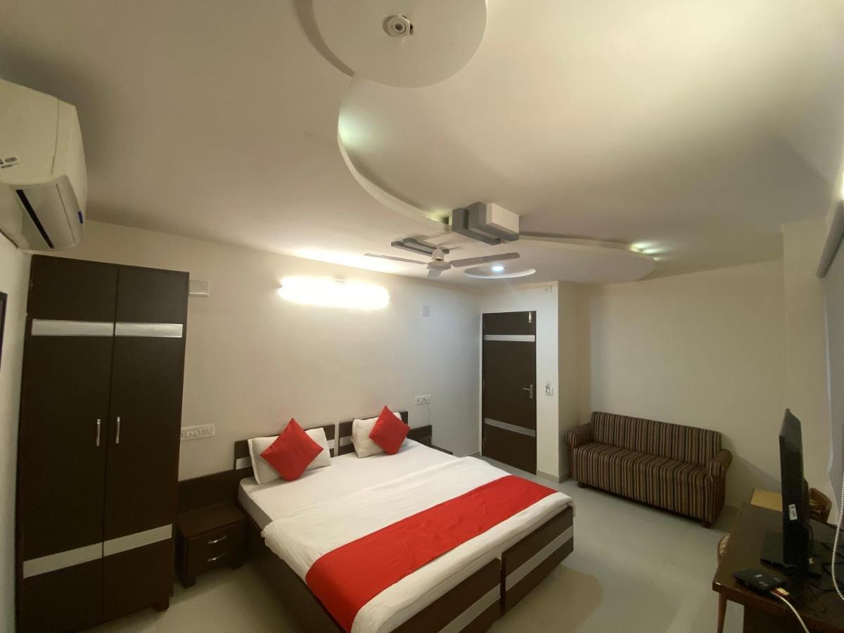 Hotel Riverfront Amhedabad Dış mekan fotoğraf